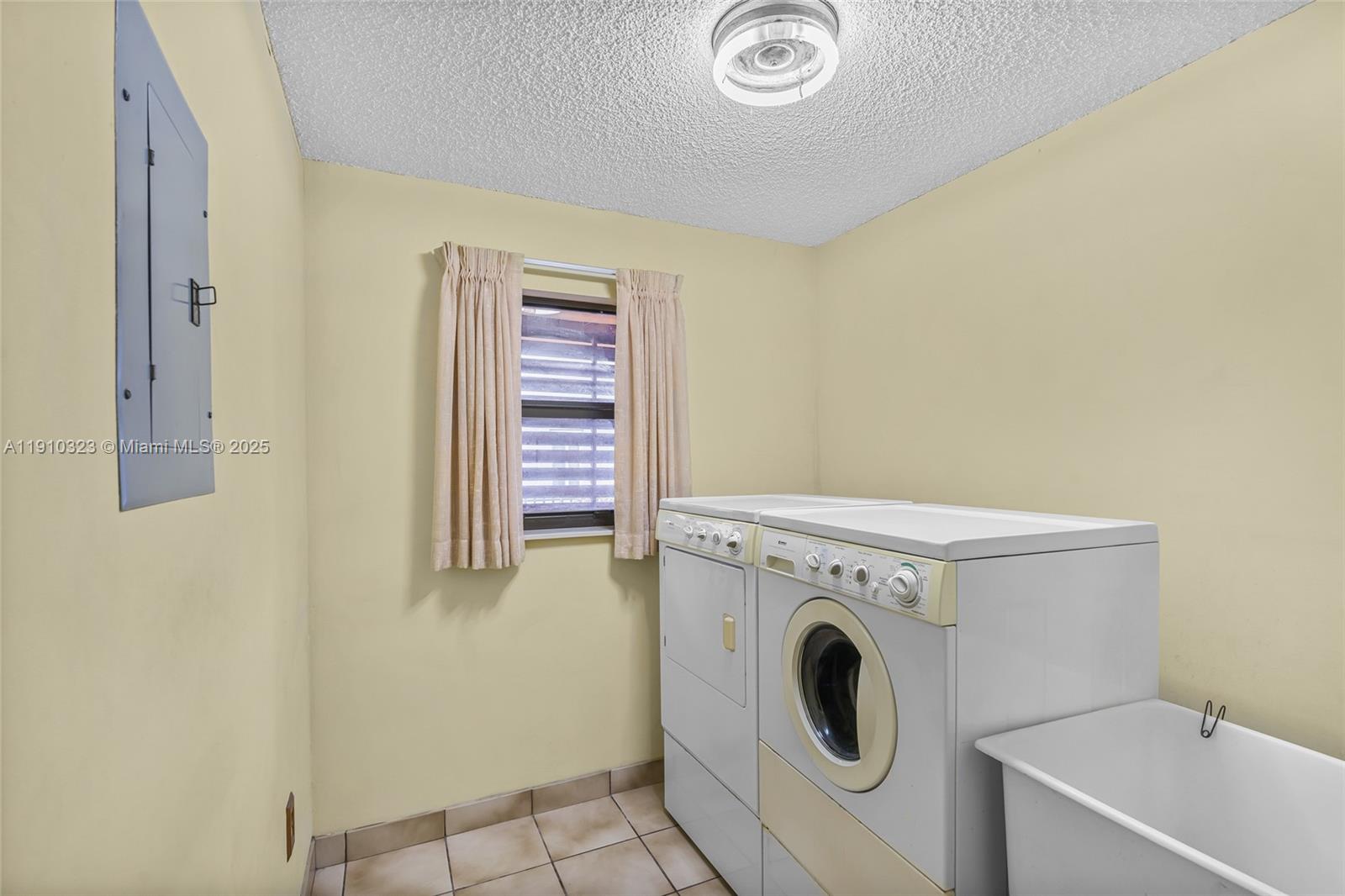 MIAMI SHORES ESTATES - Residential