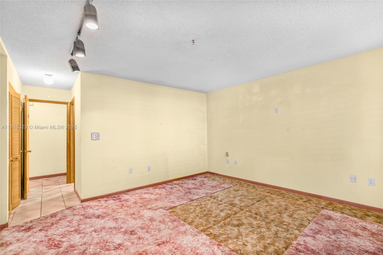 MIAMI SHORES ESTATES - Residential