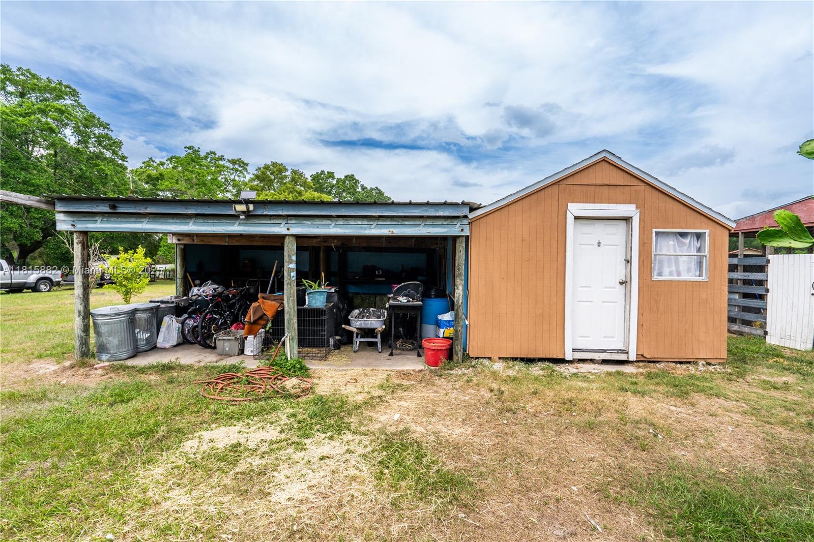 ROUTE 40 RANCHETTES - Residential