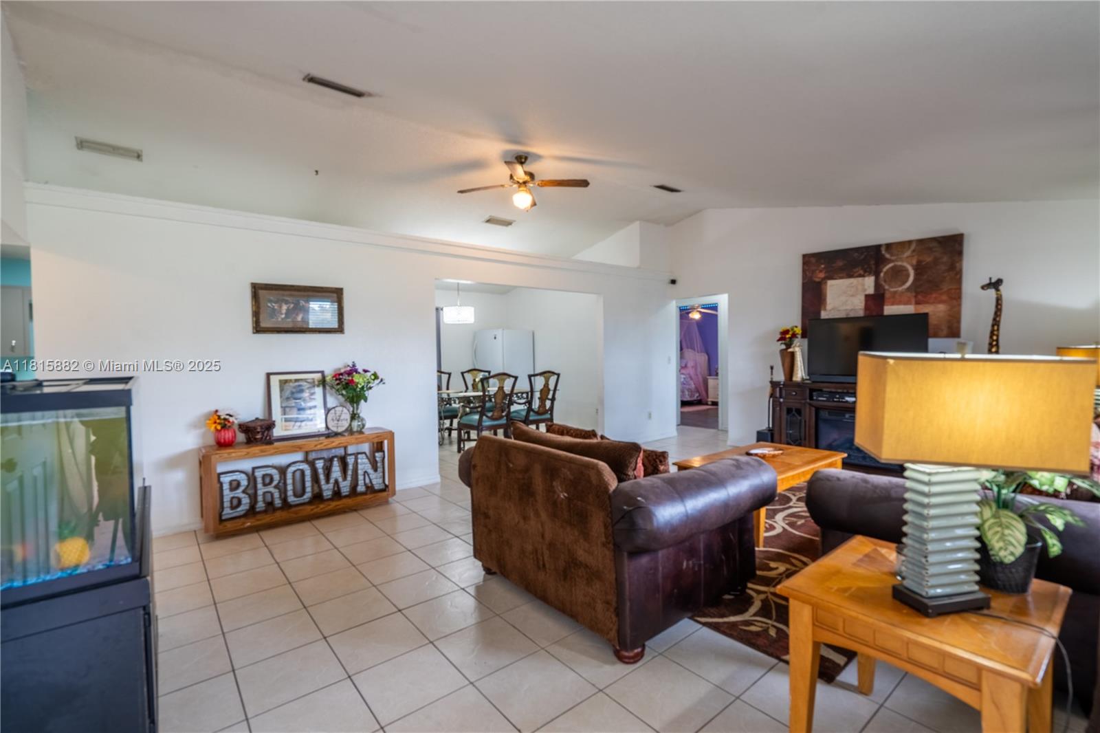 ROUTE 40 RANCHETTES - Residential