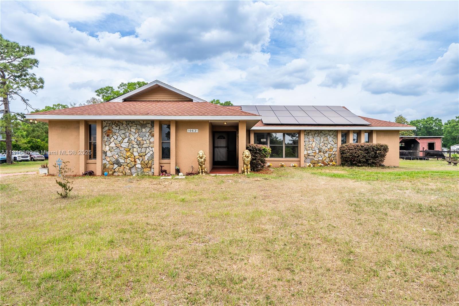 ROUTE 40 RANCHETTES - Residential