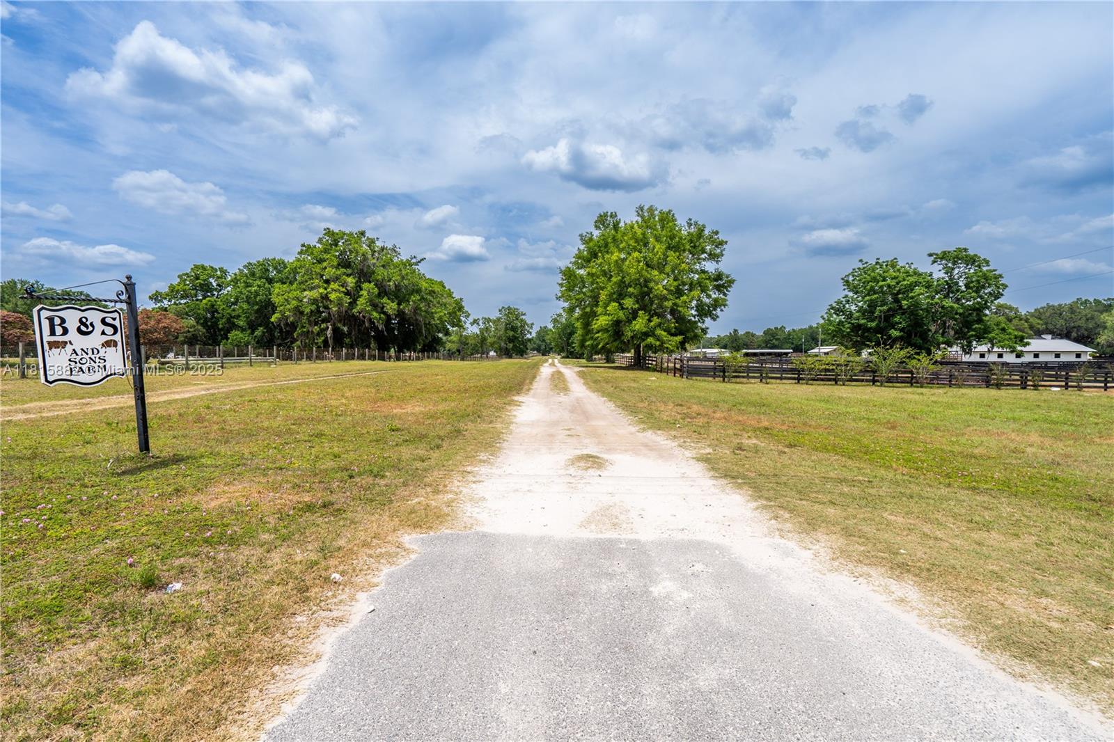 10631 W HWY 40