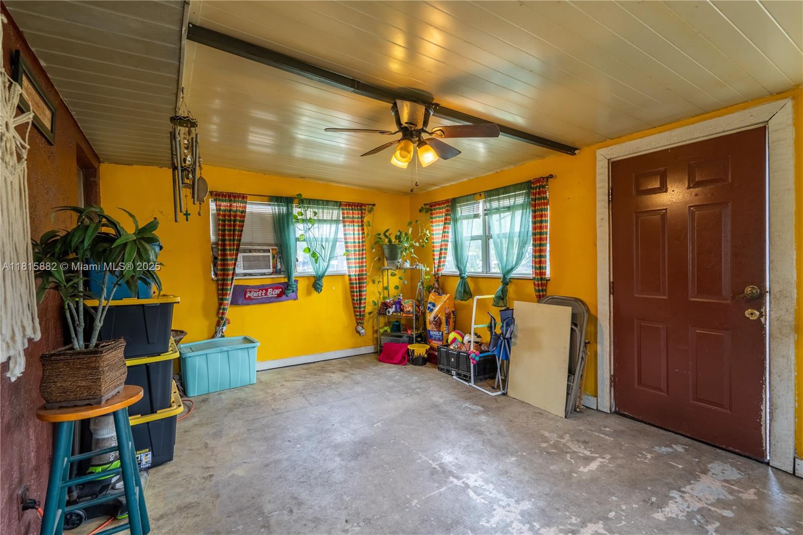 ROUTE 40 RANCHETTES - Residential