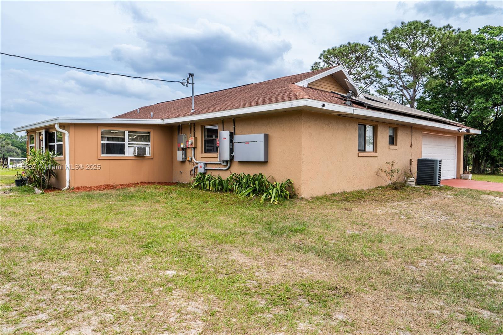 ROUTE 40 RANCHETTES - Residential