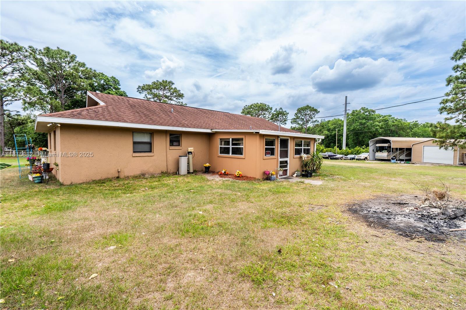 ROUTE 40 RANCHETTES - Residential