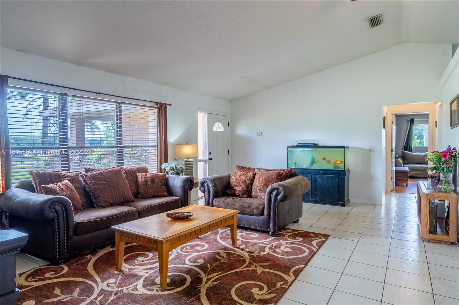 ROUTE 40 RANCHETTES - Residential