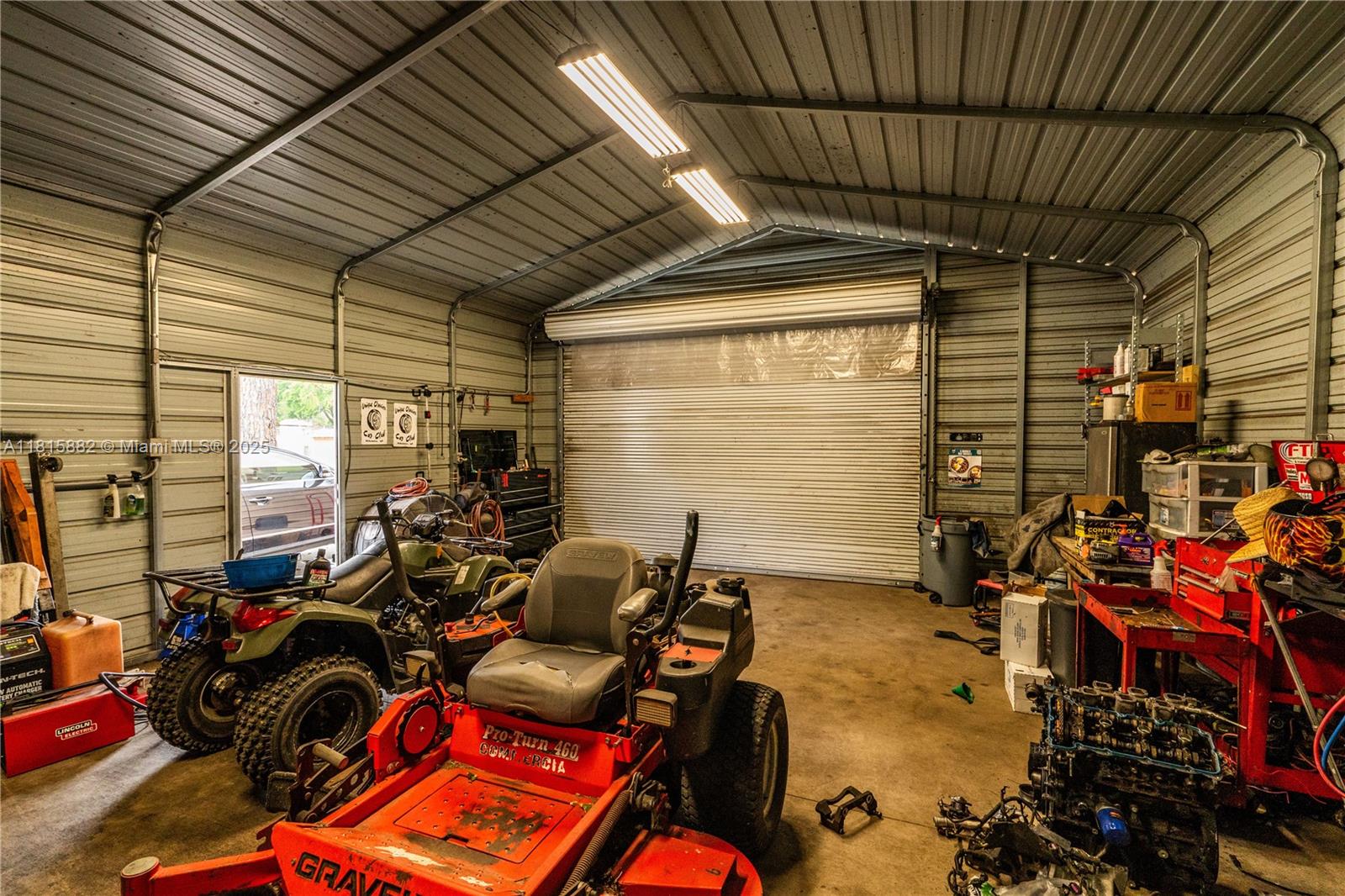 ROUTE 40 RANCHETTES - Residential