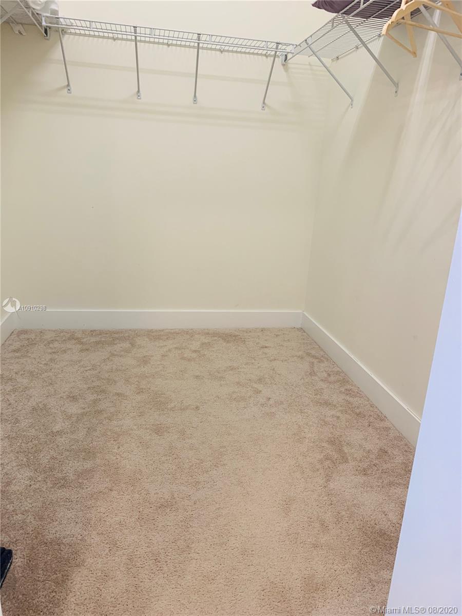LANDMARK AT DORAL CENTRAL - Residential Lease