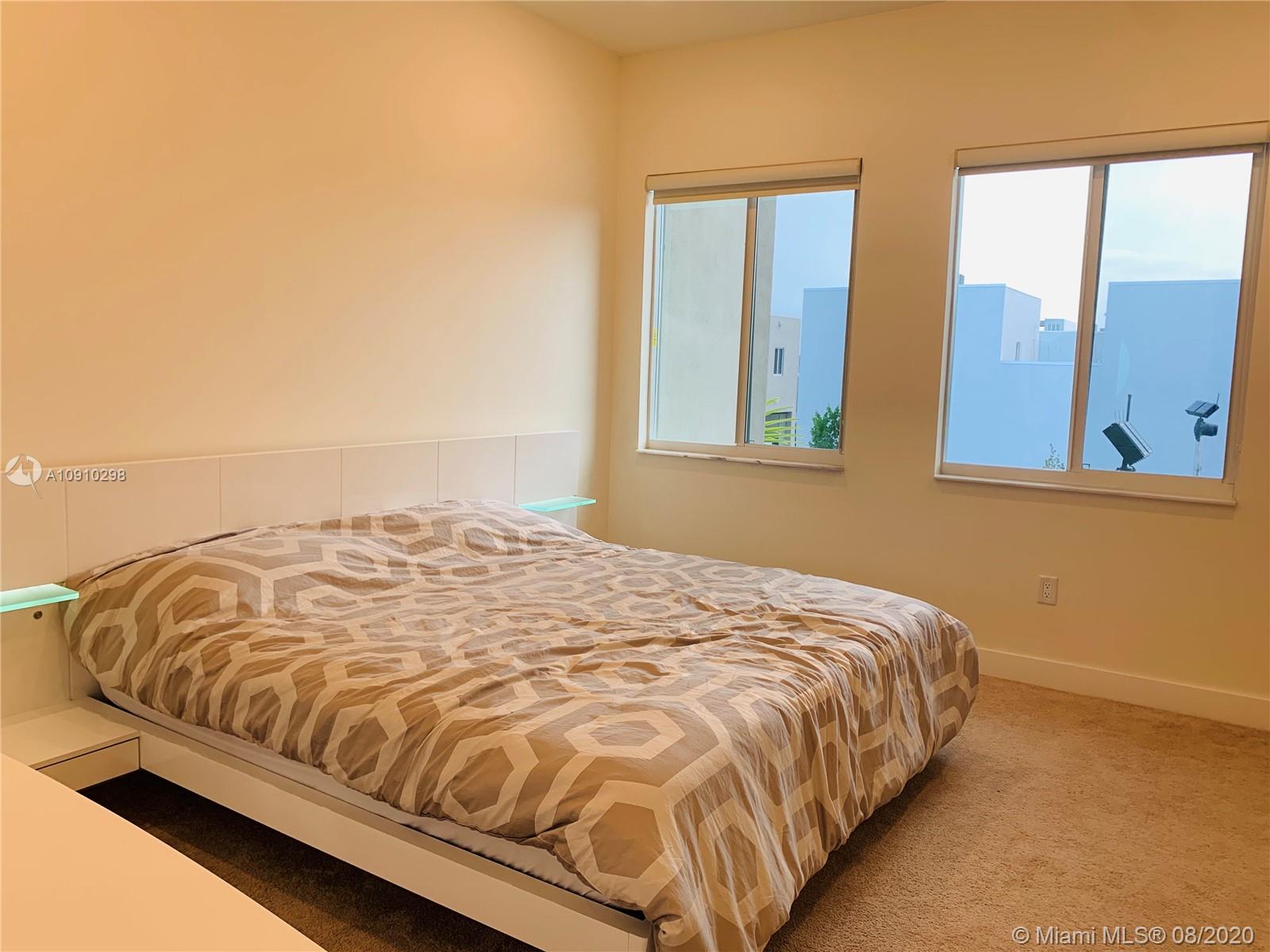 LANDMARK AT DORAL CENTRAL - Residential Lease