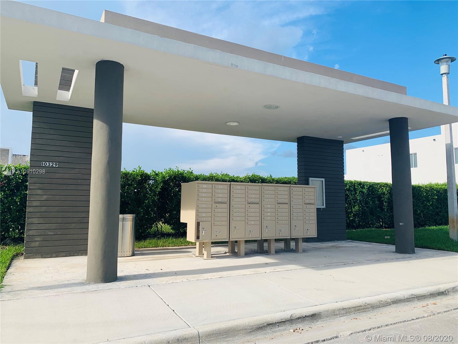 LANDMARK AT DORAL CENTRAL - Residential Lease