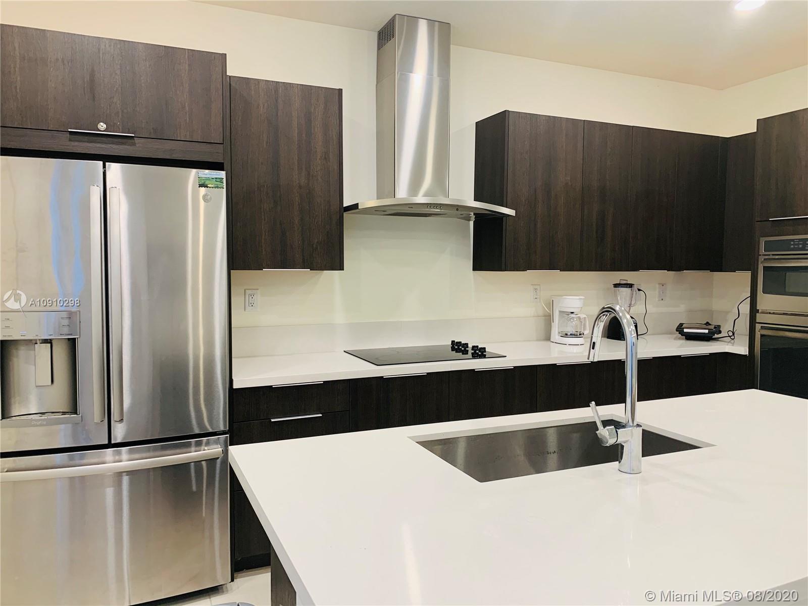 LANDMARK AT DORAL CENTRAL - Residential Lease