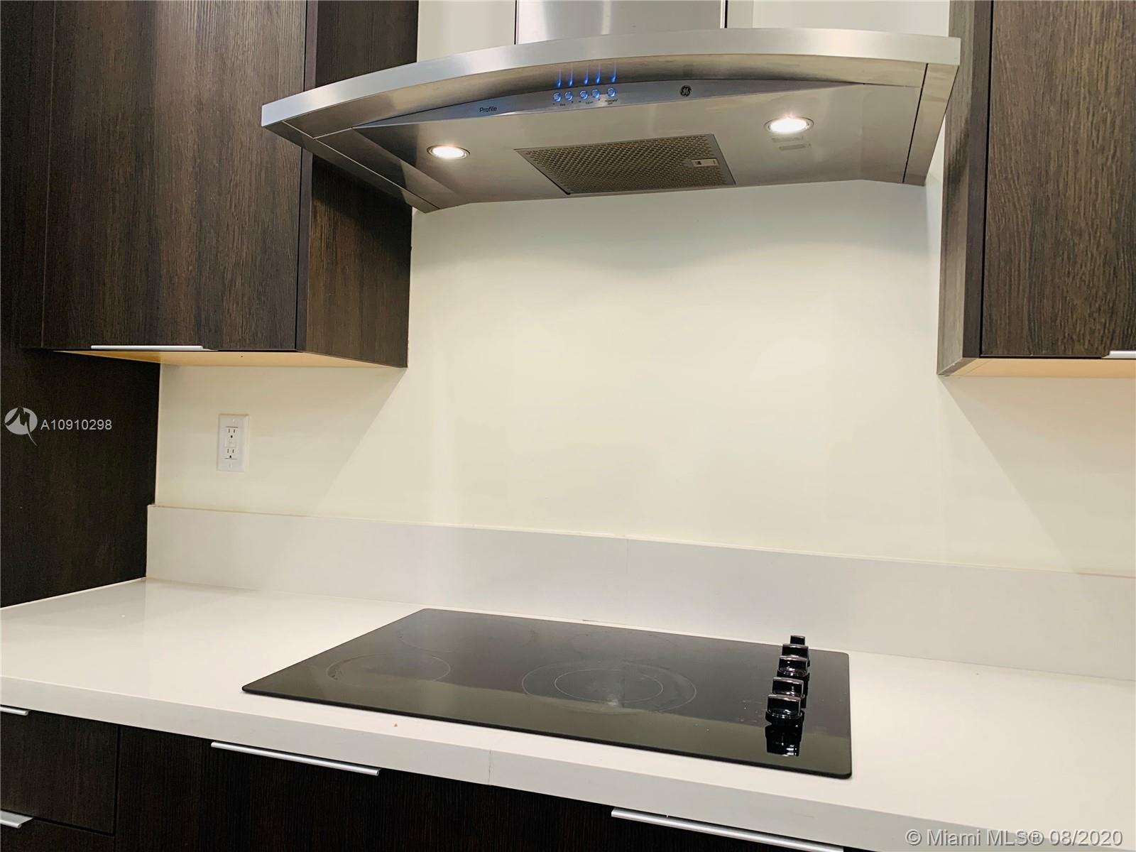 LANDMARK AT DORAL CENTRAL - Residential Lease