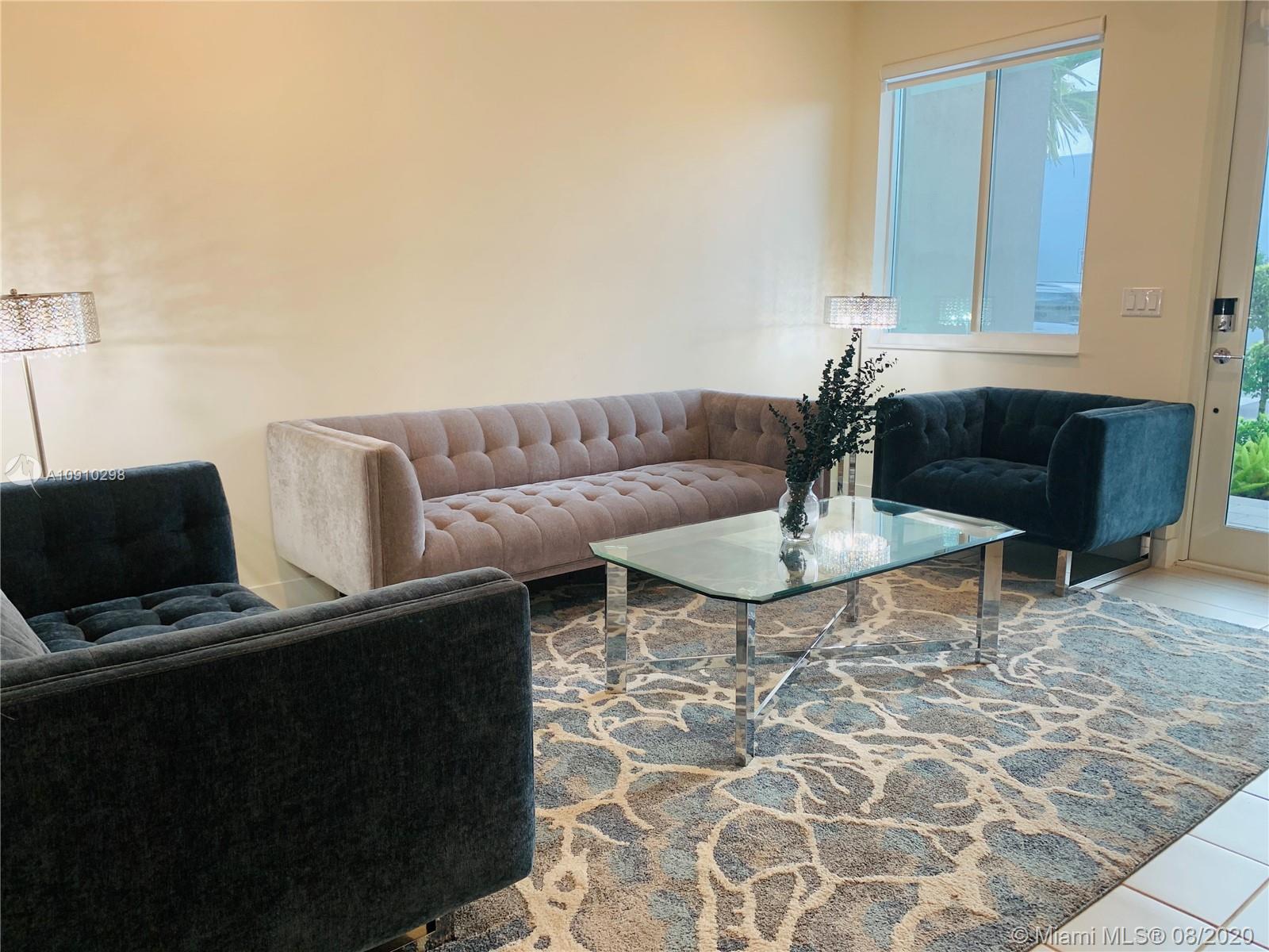 LANDMARK AT DORAL CENTRAL - Residential Lease