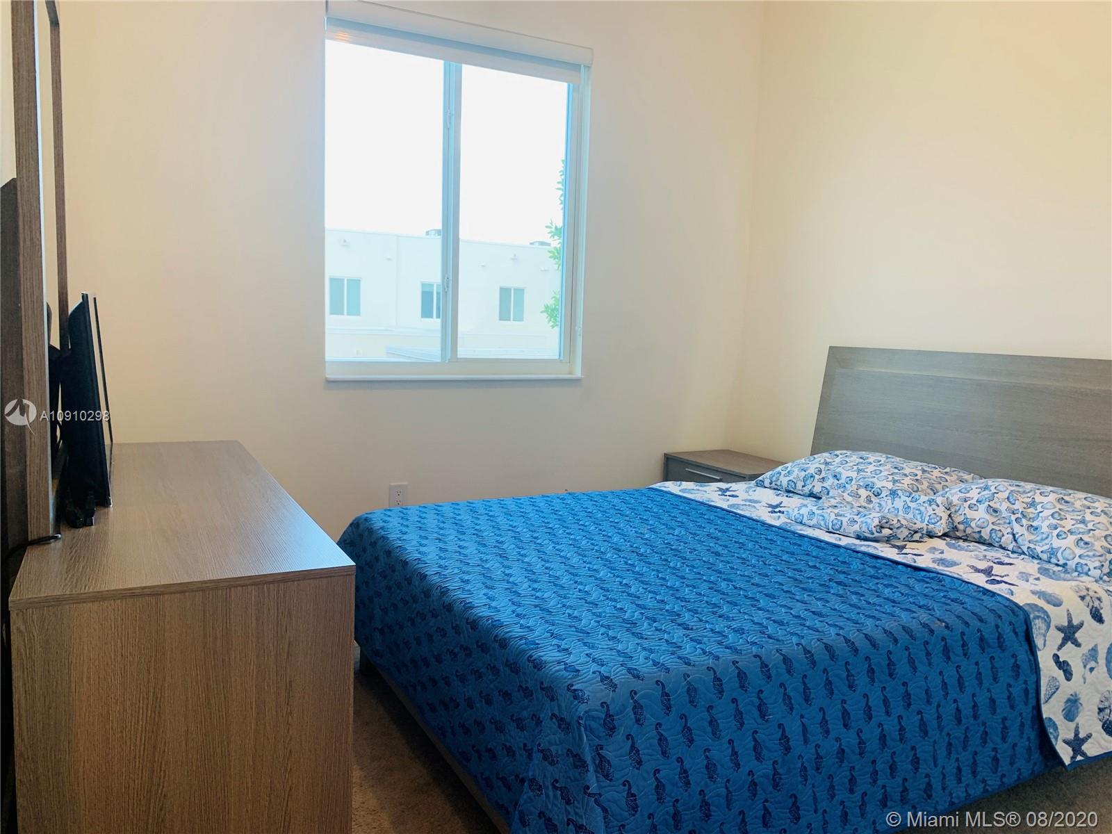 LANDMARK AT DORAL CENTRAL - Residential Lease