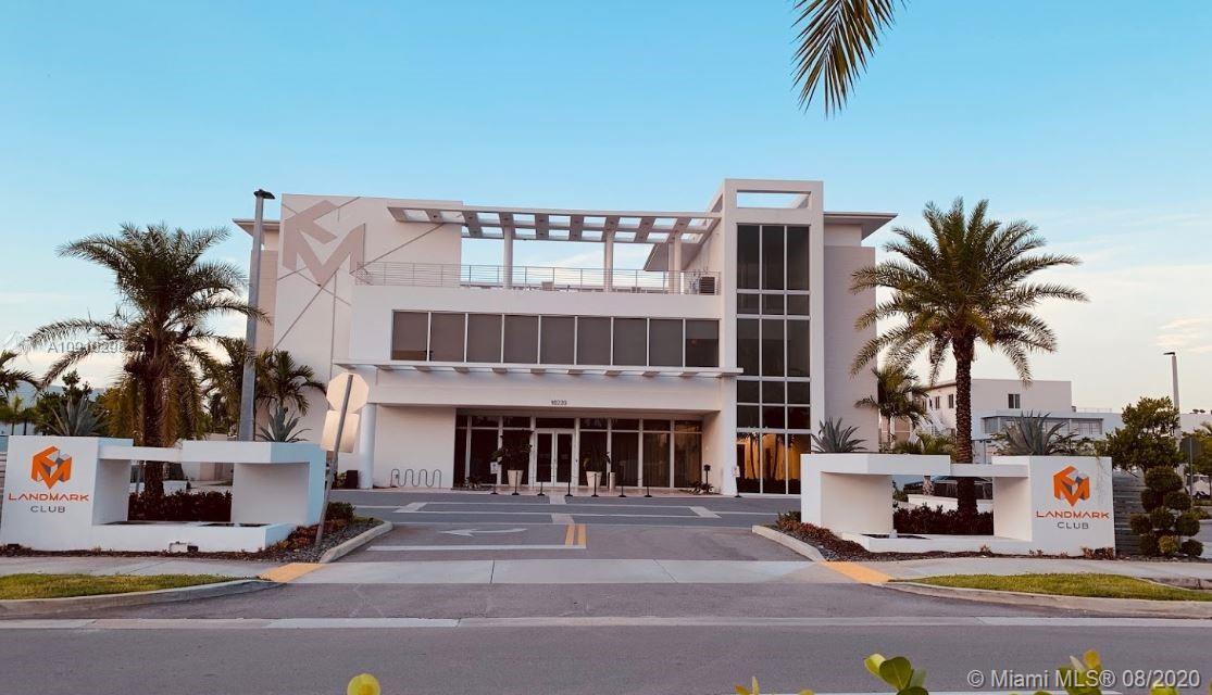 LANDMARK AT DORAL CENTRAL - Residential Lease