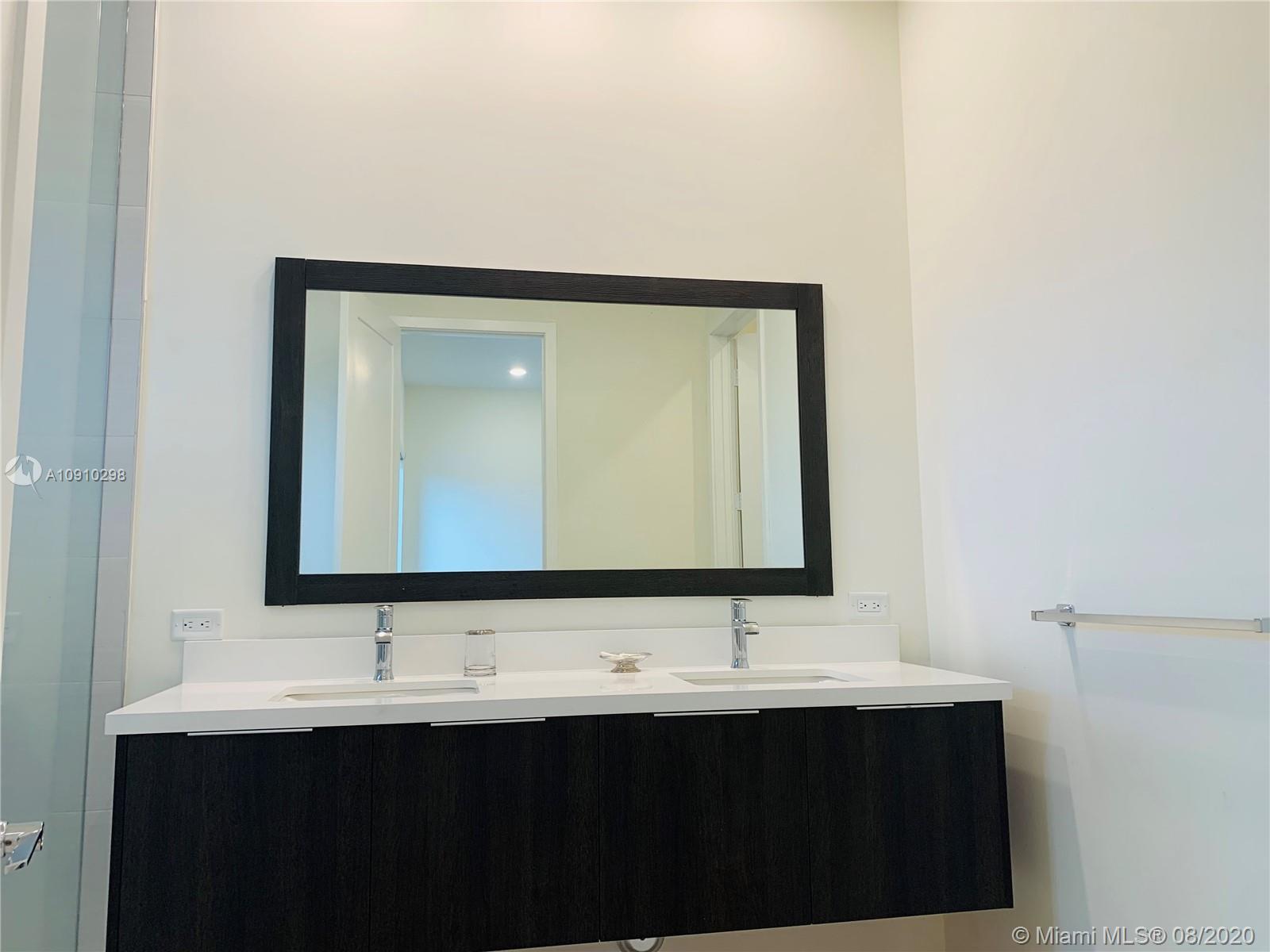 LANDMARK AT DORAL CENTRAL - Residential Lease