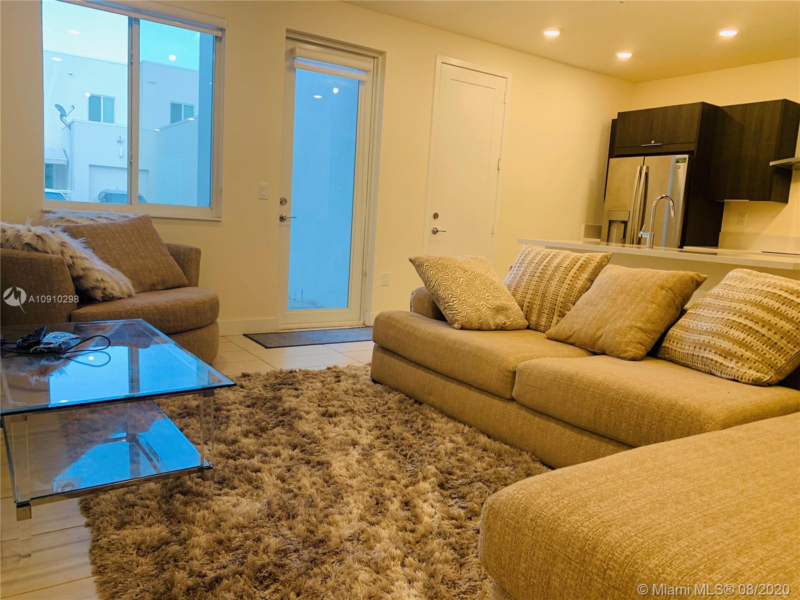 LANDMARK AT DORAL CENTRAL - Residential Lease