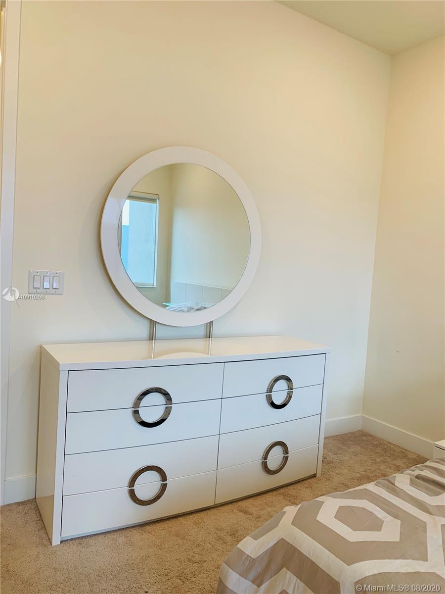 LANDMARK AT DORAL CENTRAL - Residential Lease