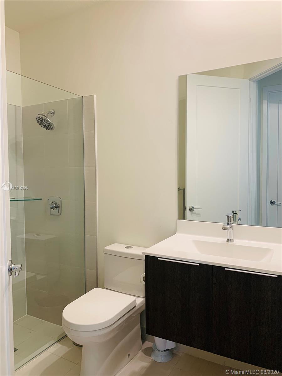 LANDMARK AT DORAL CENTRAL - Residential Lease
