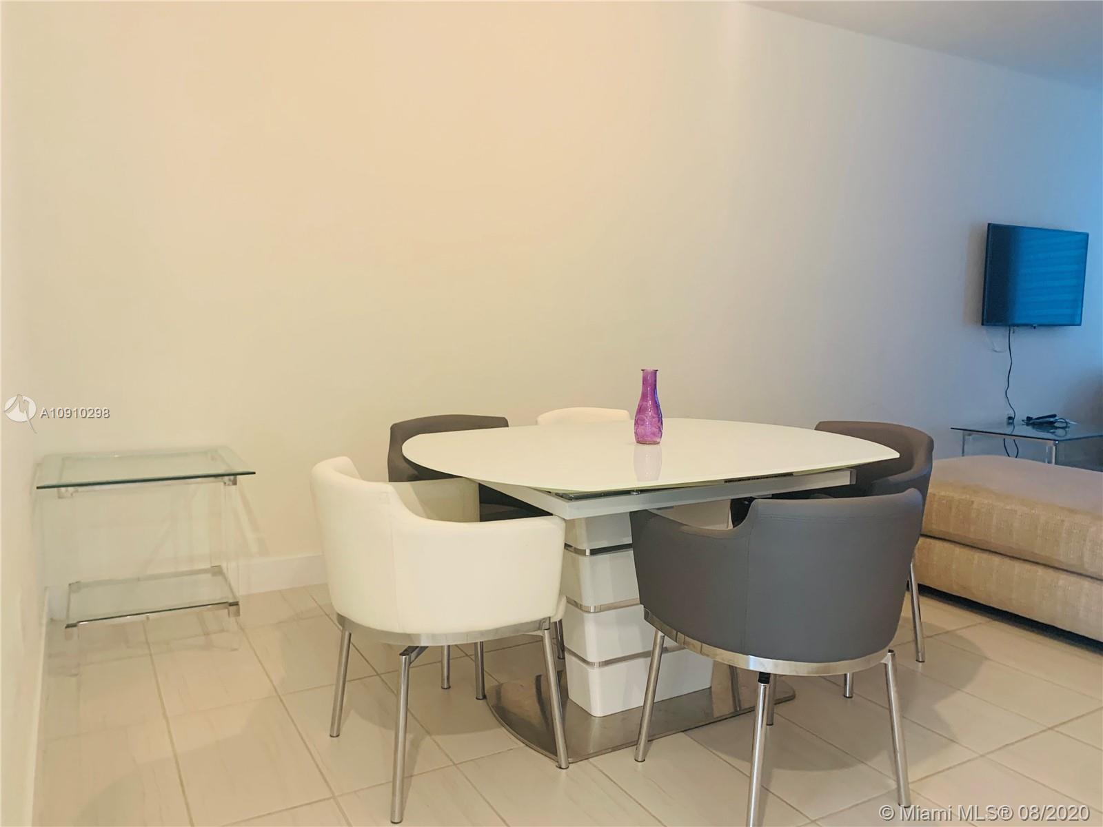 LANDMARK AT DORAL CENTRAL - Residential Lease
