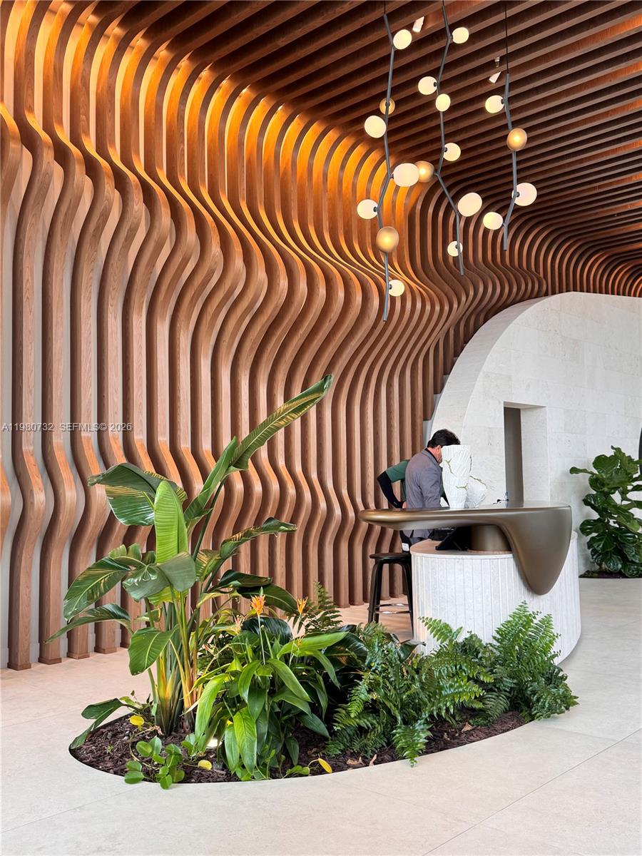 ARIA RESERVE SOUTH CONDO - Residential Lease