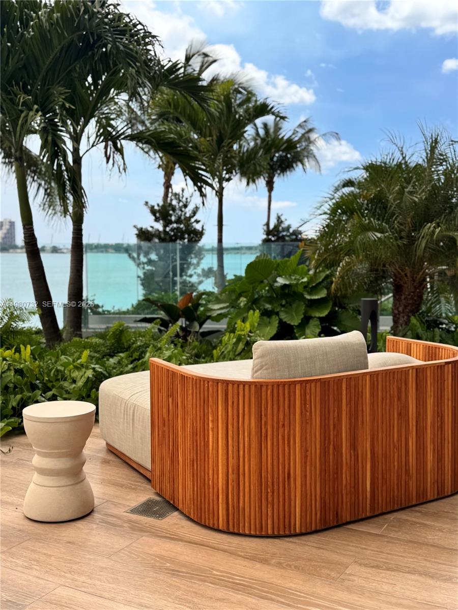 ARIA RESERVE SOUTH CONDO - Residential Lease