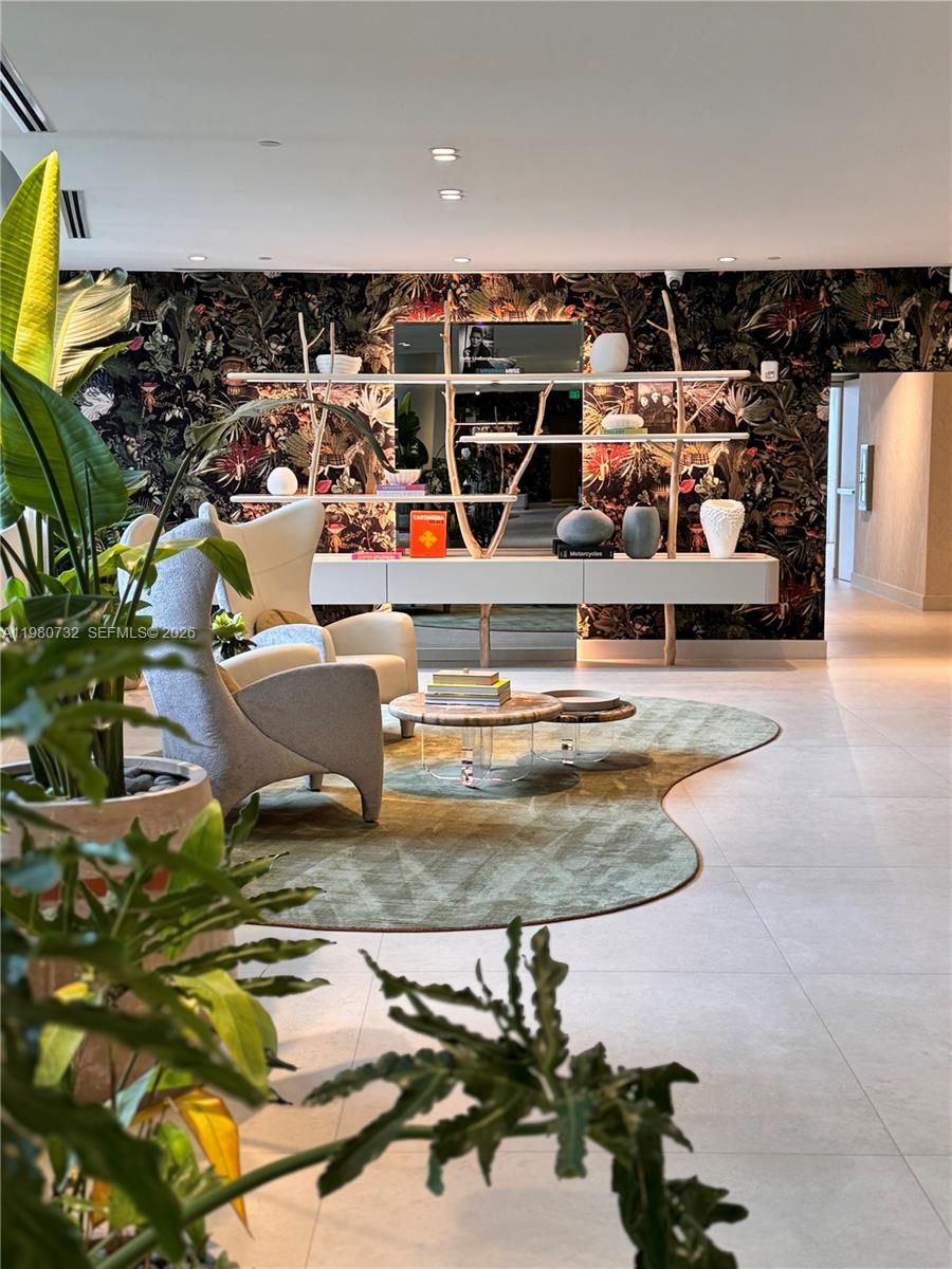 ARIA RESERVE SOUTH CONDO - Residential Lease