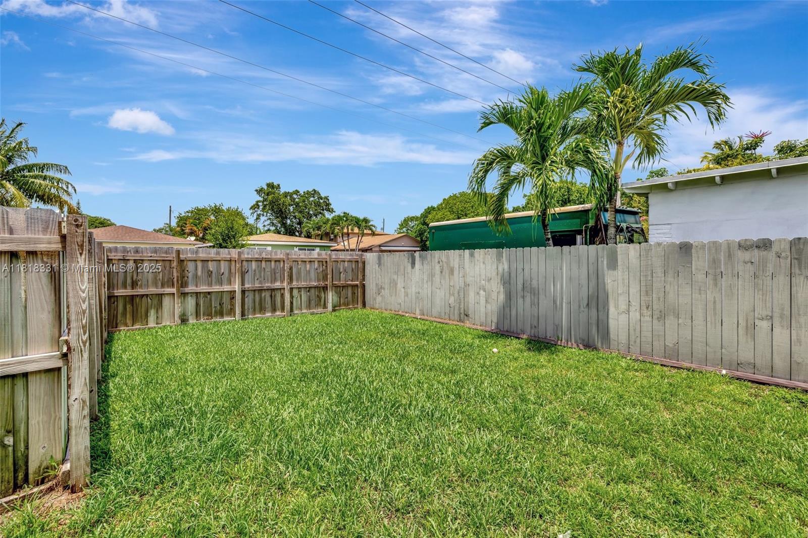 LAUDERDALE - Residential Lease