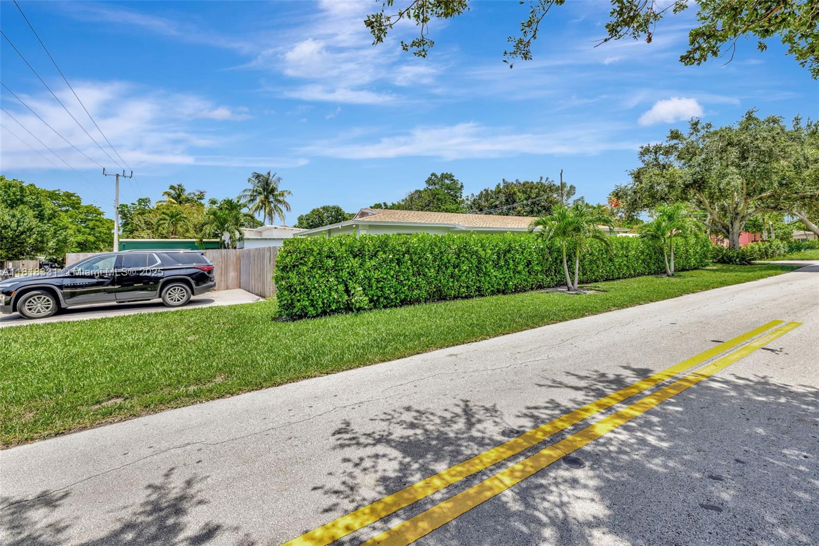 LAUDERDALE - Residential Lease