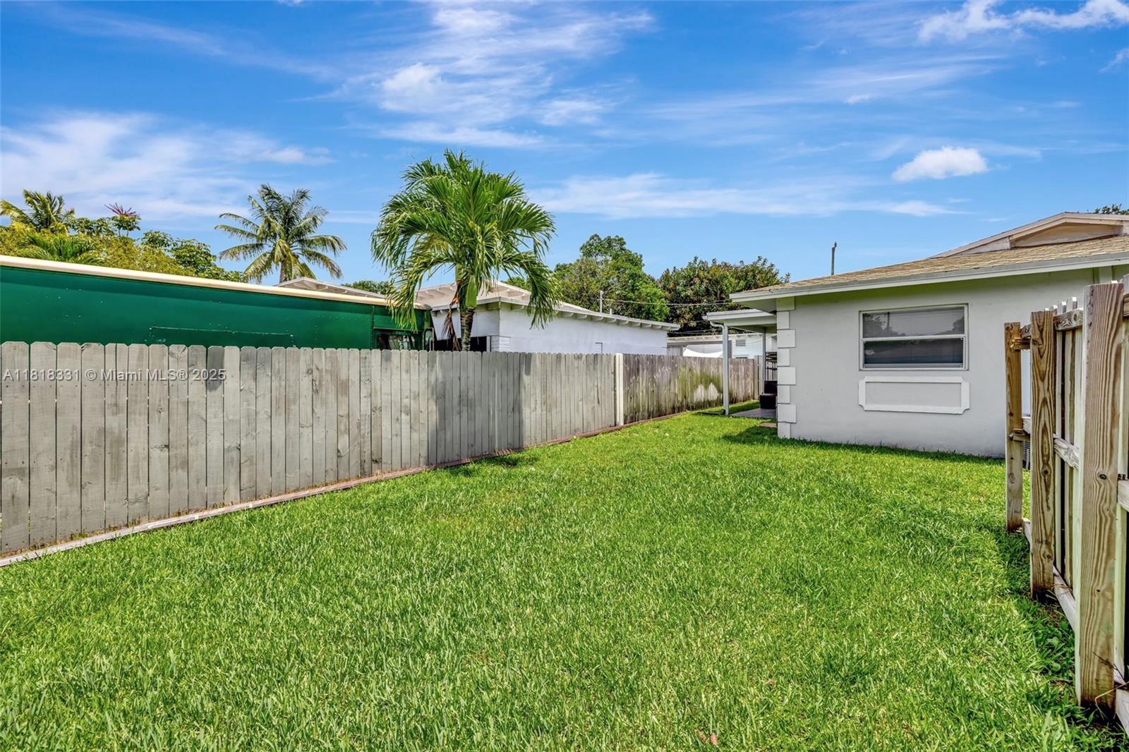 LAUDERDALE - Residential Lease