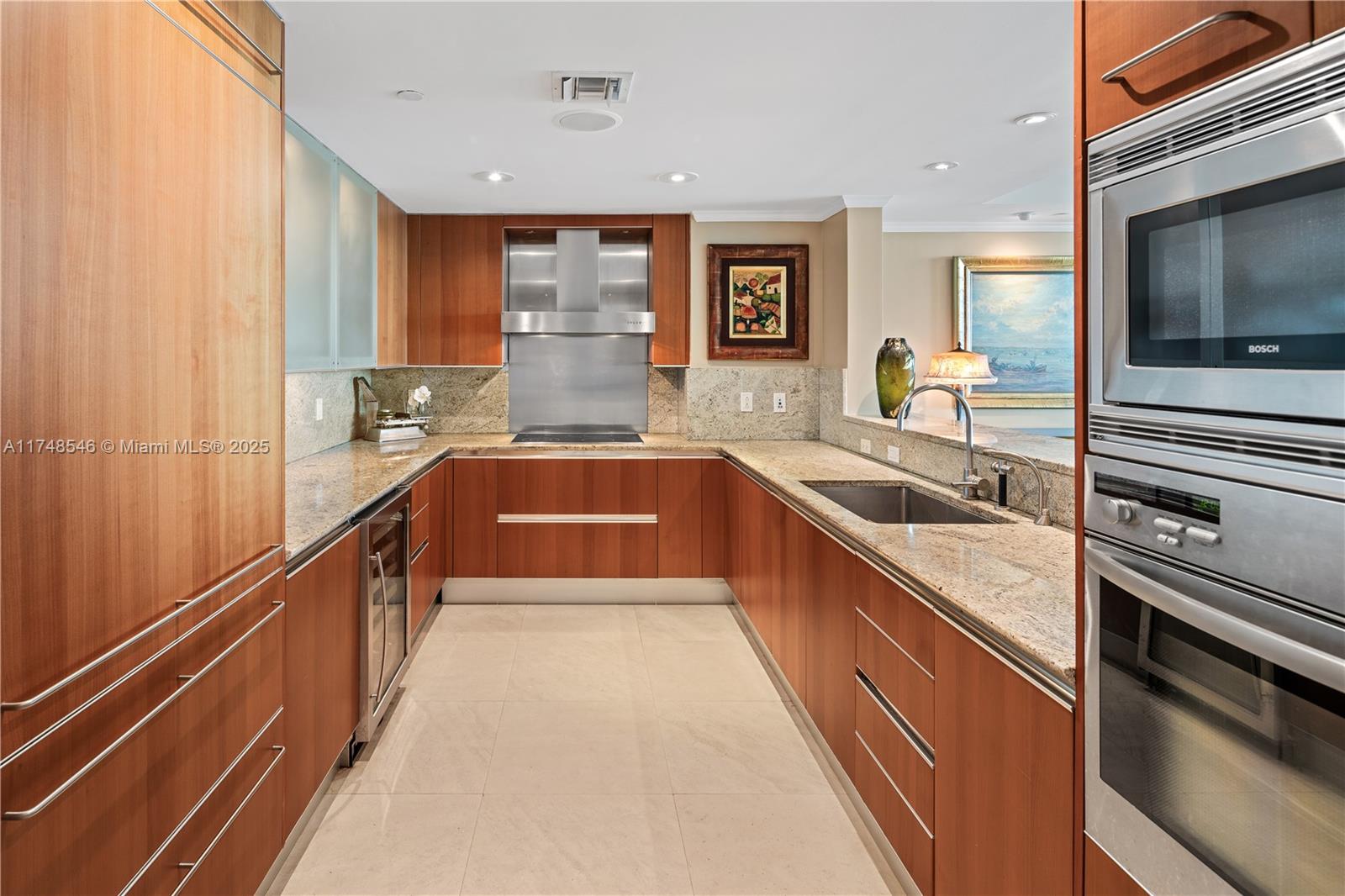 GROVENOR HOUSE - Residential