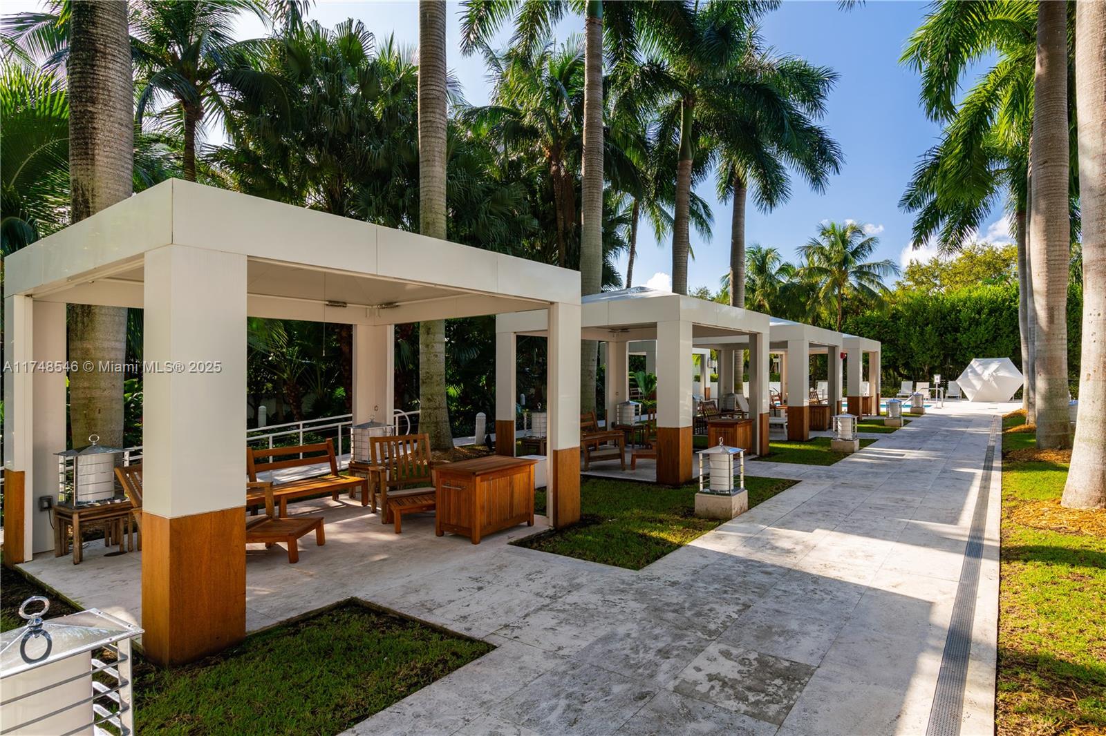 GROVENOR HOUSE - Residential