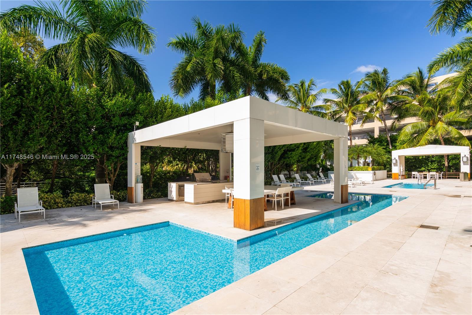 GROVENOR HOUSE - Residential