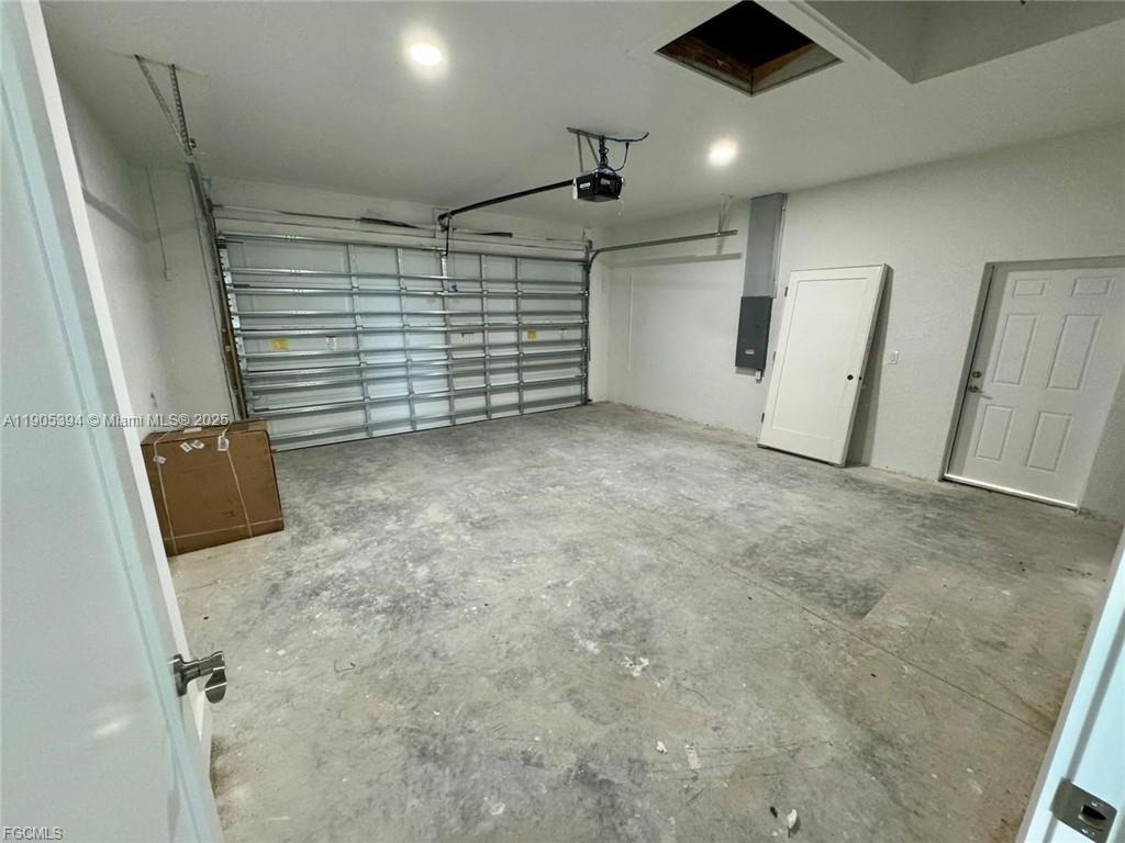 CAPE CORAL - Residential Lease