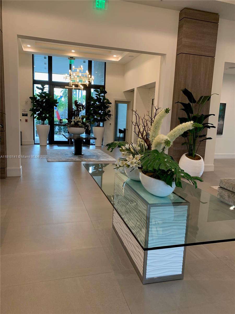 URBANA AT DORAL - Residential Lease