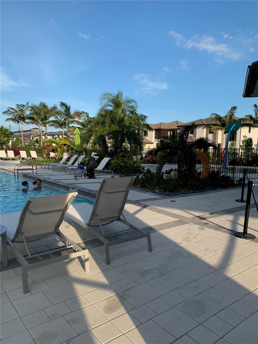 URBANA AT DORAL - Residential Lease