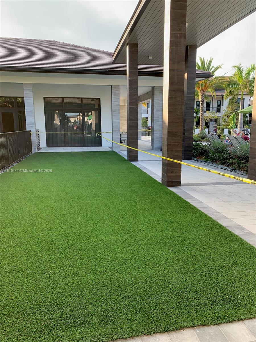 URBANA AT DORAL - Residential Lease