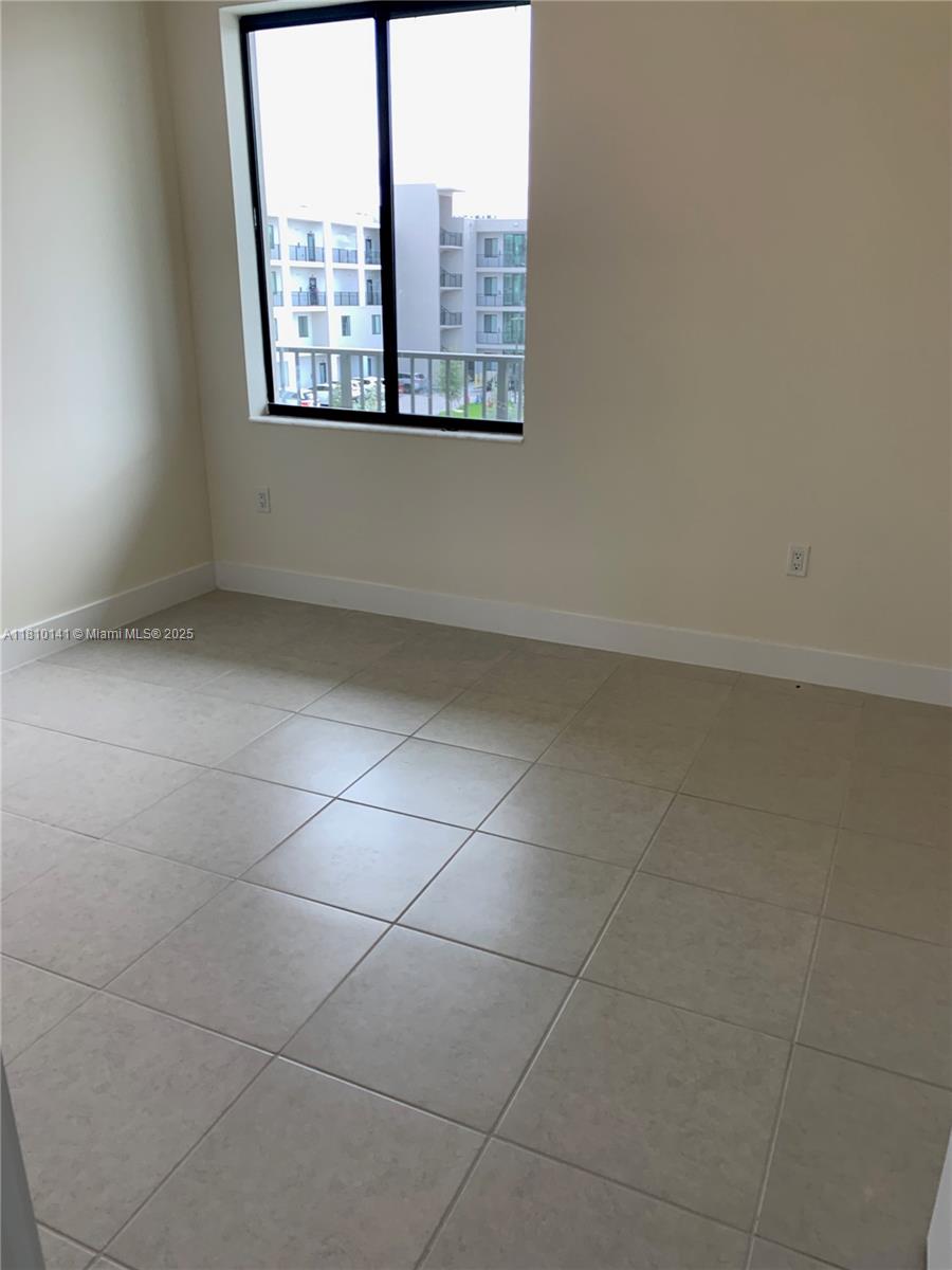 URBANA AT DORAL - Residential Lease