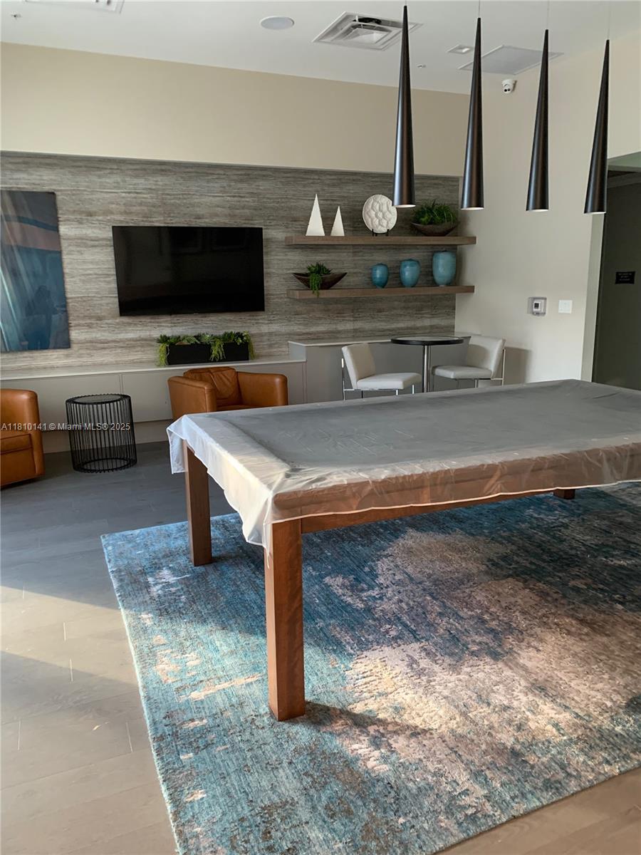 URBANA AT DORAL - Residential Lease