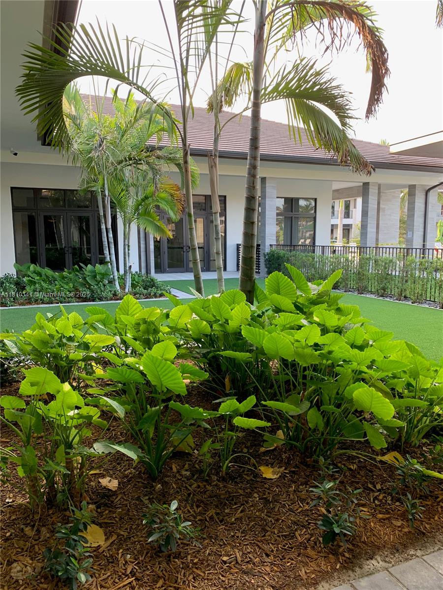 URBANA AT DORAL - Residential Lease