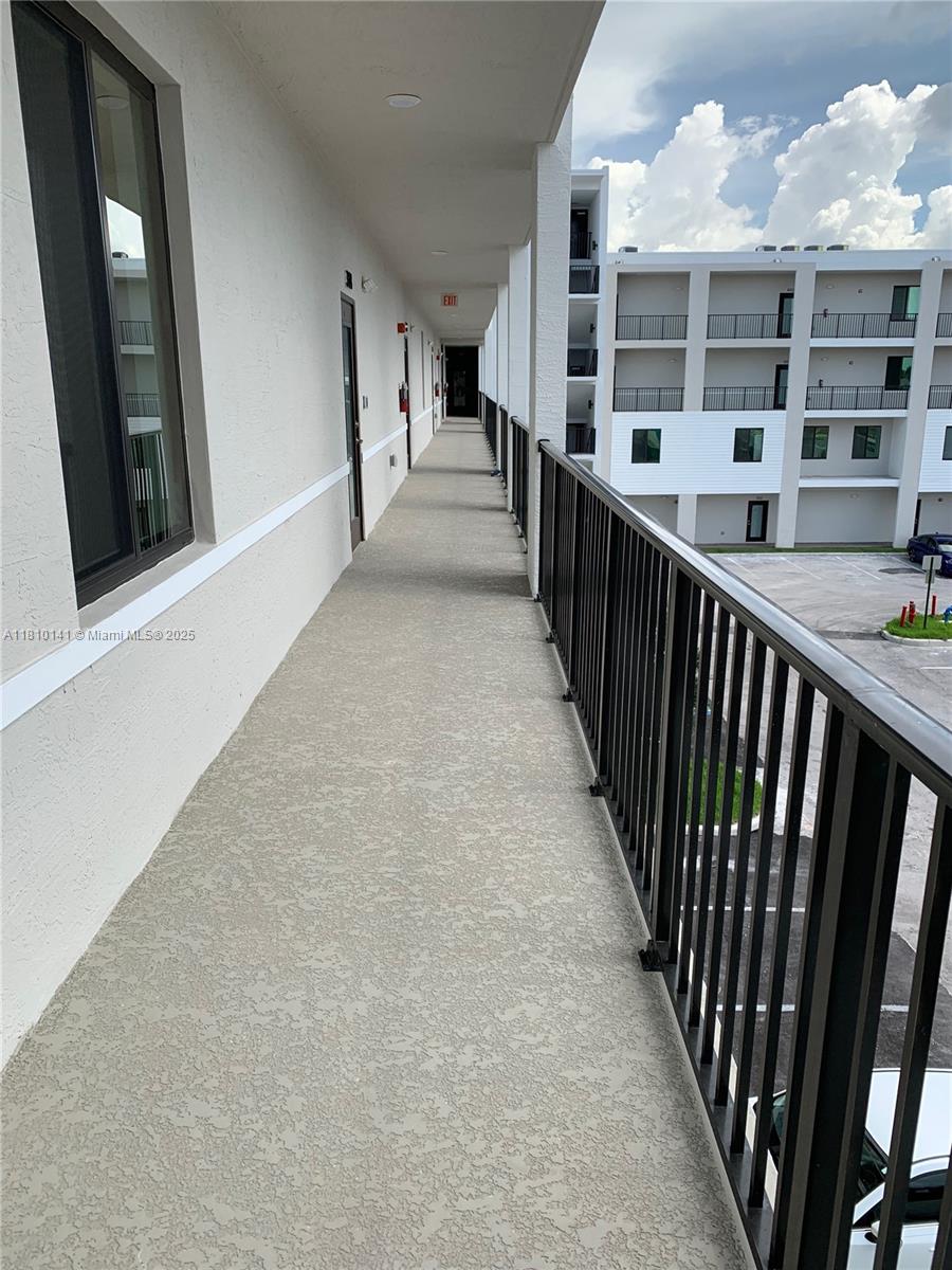 URBANA AT DORAL - Residential Lease