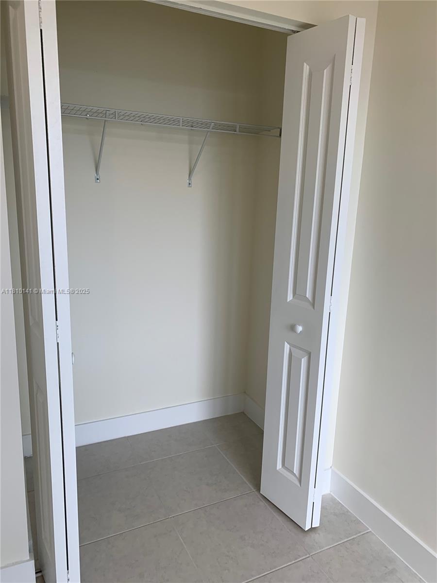 URBANA AT DORAL - Residential Lease