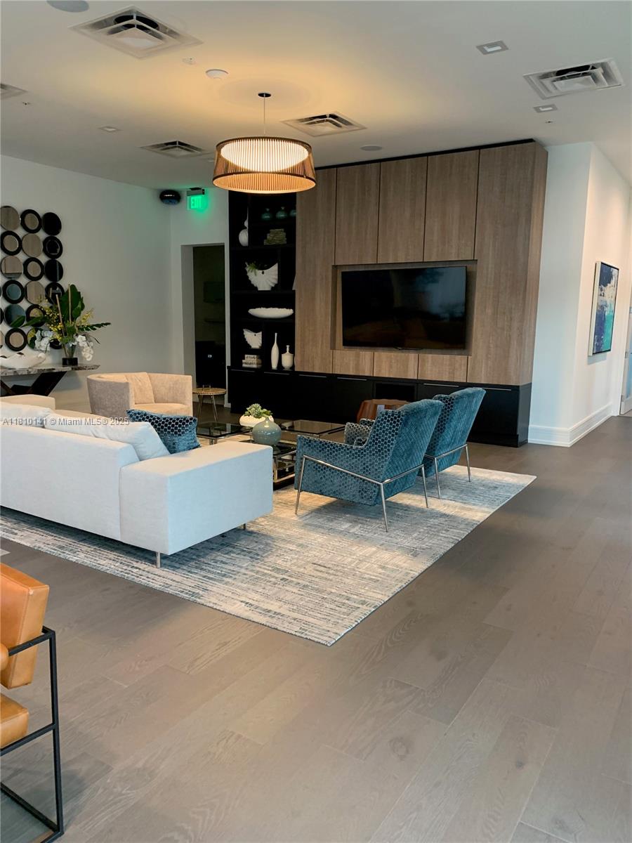 URBANA AT DORAL - Residential Lease