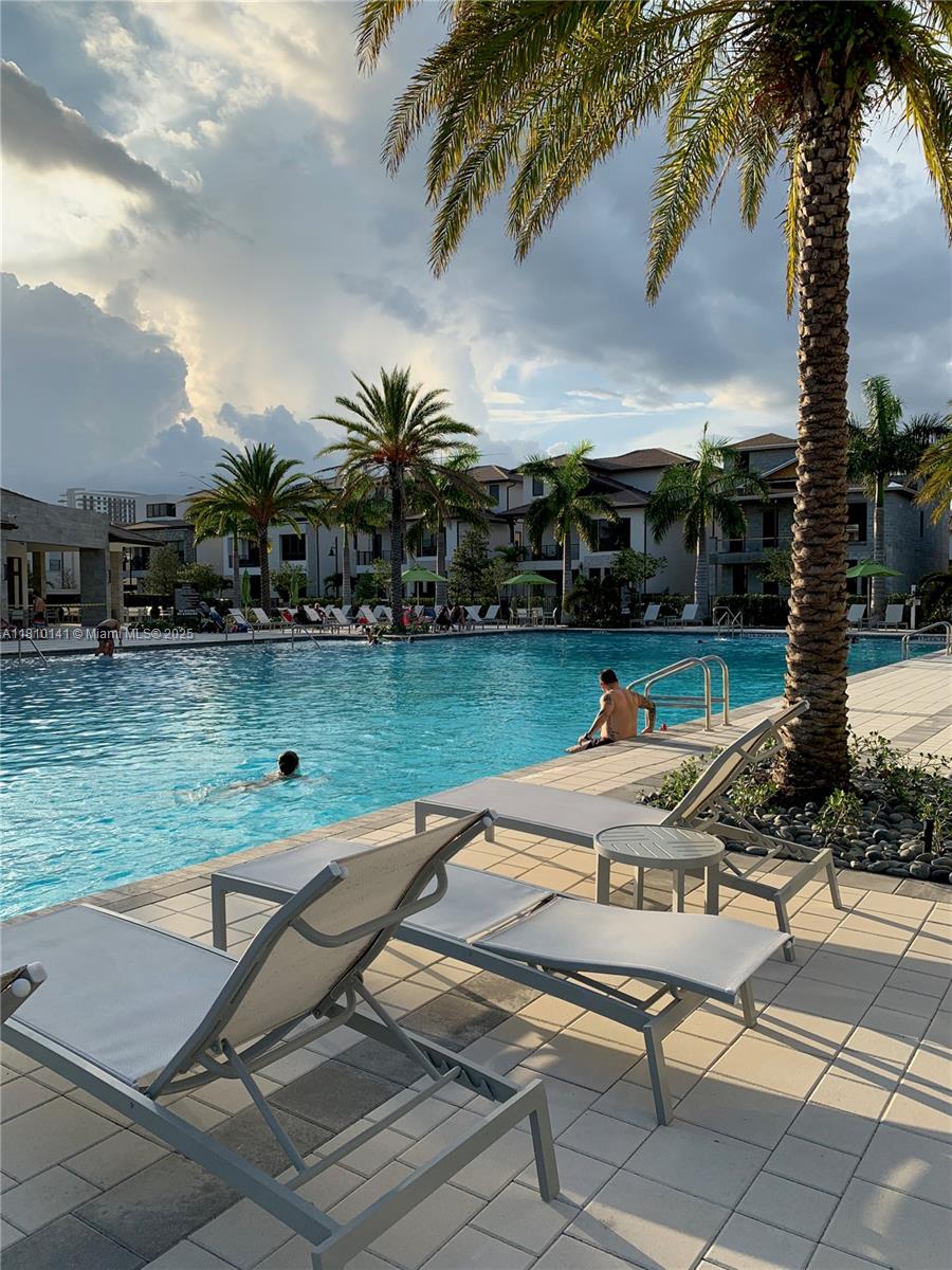URBANA AT DORAL - Residential Lease