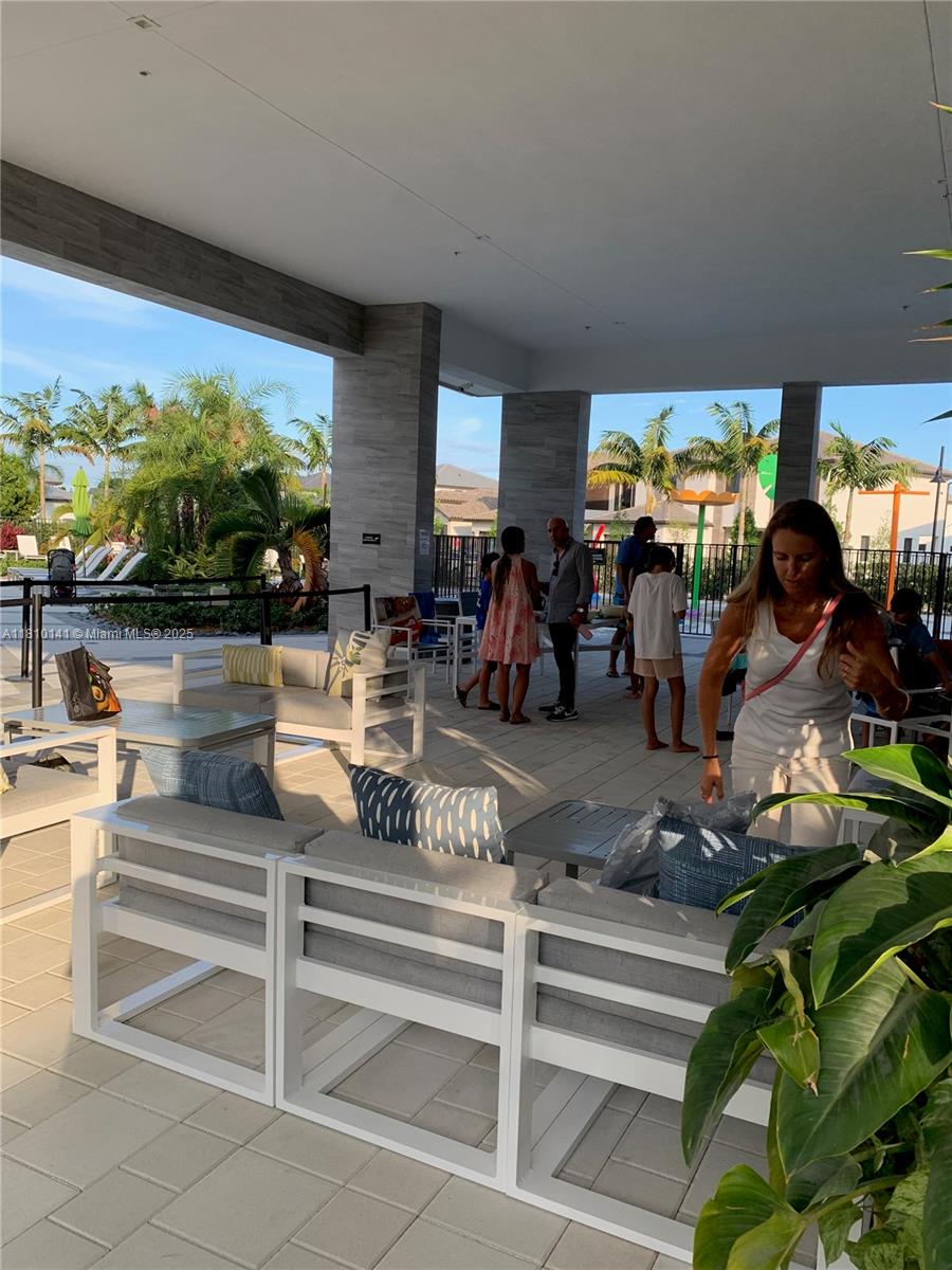 URBANA AT DORAL - Residential Lease