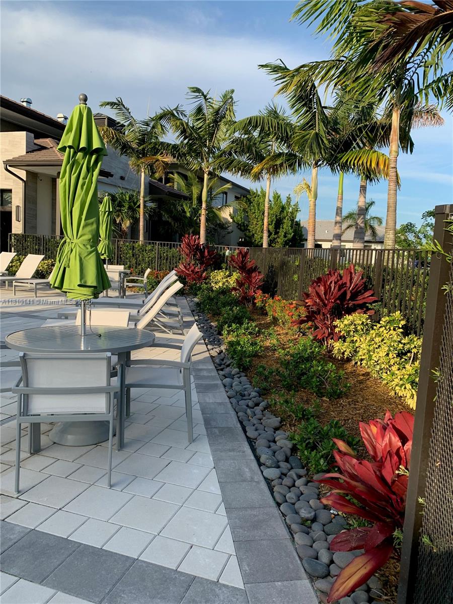 URBANA AT DORAL - Residential Lease