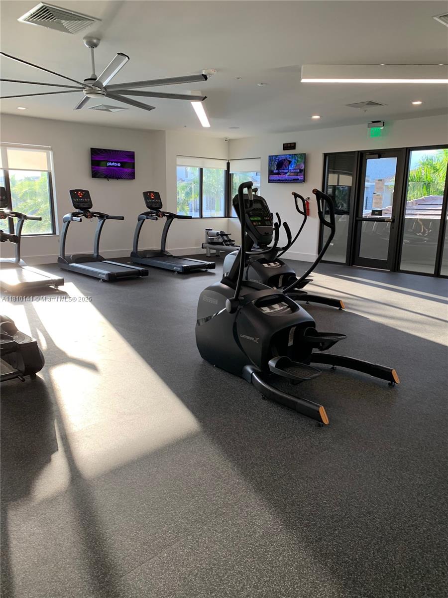 URBANA AT DORAL - Residential Lease