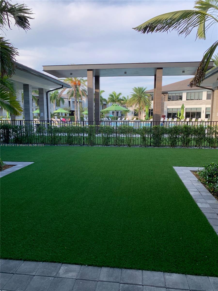 URBANA AT DORAL - Residential Lease