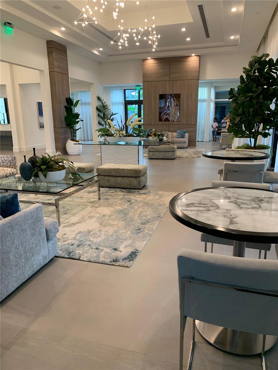 URBANA AT DORAL - Residential Lease