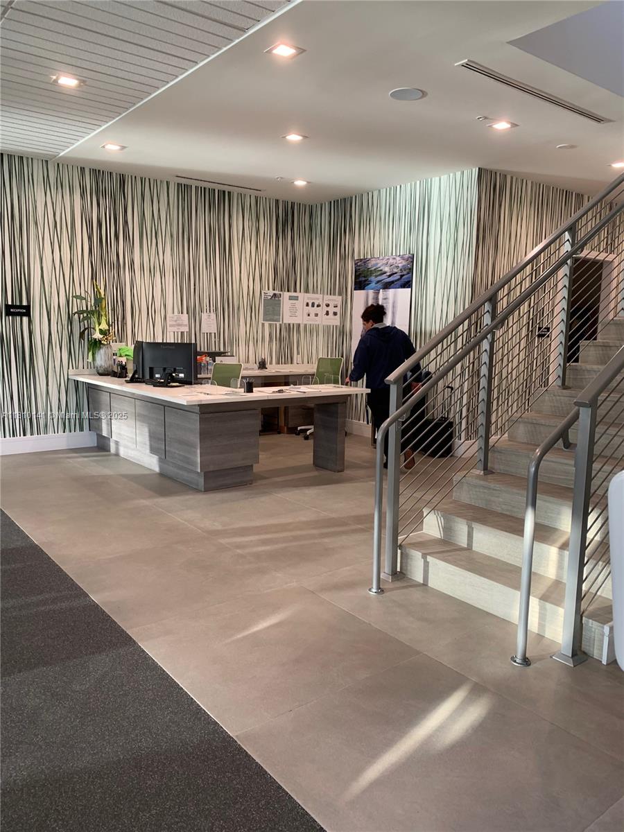 URBANA AT DORAL - Residential Lease